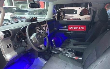 Toyota FJ Cruiser, 2019 год, 4 967 000 рублей, 9 фотография