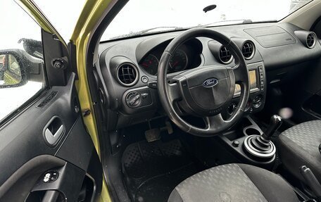 Ford Fiesta, 2004 год, 315 000 рублей, 8 фотография