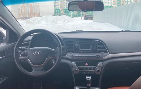 Hyundai Elantra VI рестайлинг, 2016 год, 1 850 000 рублей, 9 фотография