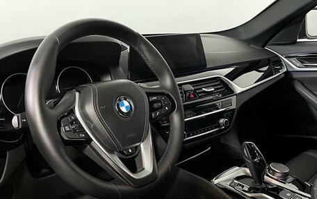 BMW 5 серия, 2019 год, 3 487 000 рублей, 12 фотография