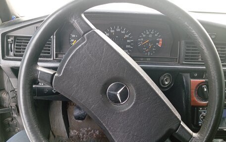 Mercedes-Benz 190 (W201), 1987 год, 200 000 рублей, 10 фотография