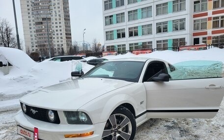 Ford Mustang VI рестайлинг, 2008 год, 2 350 000 рублей, 2 фотография