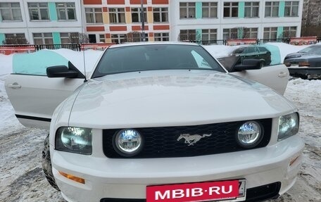 Ford Mustang VI рестайлинг, 2008 год, 2 350 000 рублей, 3 фотография