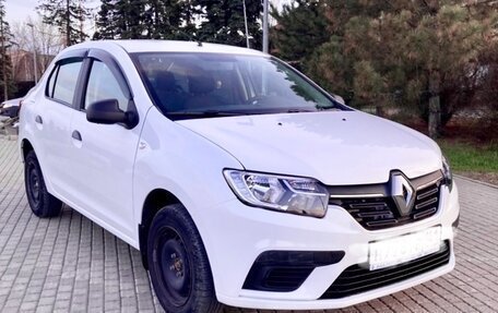 Renault Logan II, 2018 год, 1 300 000 рублей, 2 фотография