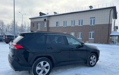 Toyota RAV4, 2019 год, 3 650 000 рублей, 8 фотография