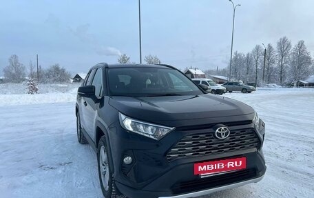 Toyota RAV4, 2019 год, 3 650 000 рублей, 5 фотография