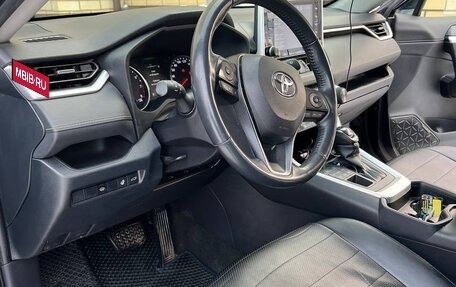 Toyota RAV4, 2019 год, 3 650 000 рублей, 14 фотография