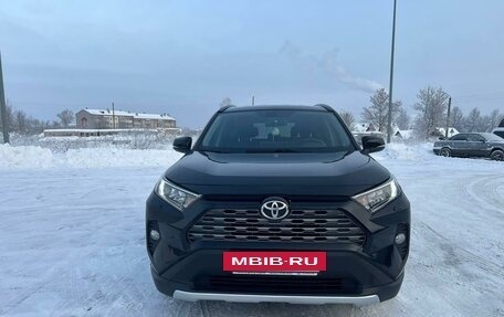 Toyota RAV4, 2019 год, 3 650 000 рублей, 4 фотография