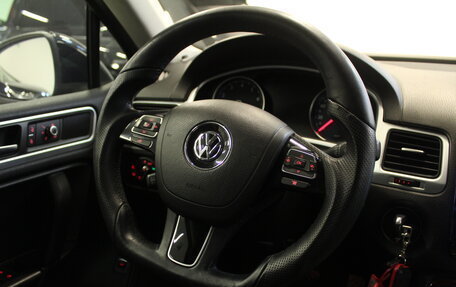 Volkswagen Touareg III, 2011 год, 1 550 000 рублей, 11 фотография