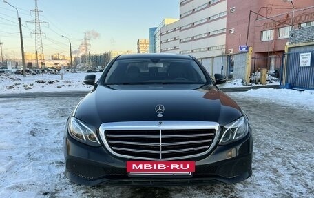 Mercedes-Benz E-Класс, 2017 год, 2 200 000 рублей, 2 фотография