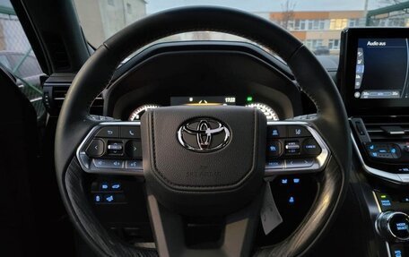 Toyota Land Cruiser, 2024 год, 9 370 000 рублей, 9 фотография