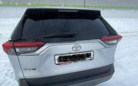 Toyota RAV4, 2020 год, 3 540 000 рублей, 4 фотография