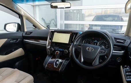 Toyota Alphard III, 2017 год, 4 179 000 рублей, 6 фотография