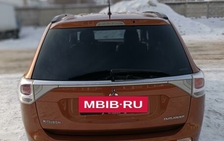 Mitsubishi Outlander III рестайлинг 3, 2012 год, 1 799 000 рублей, 7 фотография
