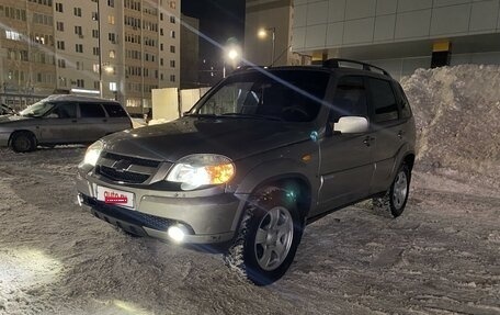 Chevrolet Niva I рестайлинг, 2011 год, 550 000 рублей, 3 фотография