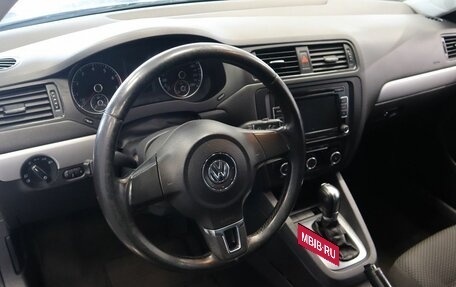 Volkswagen Jetta VI, 2012 год, 950 000 рублей, 8 фотография