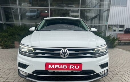 Volkswagen Tiguan II, 2017 год, 2 570 000 рублей, 2 фотография