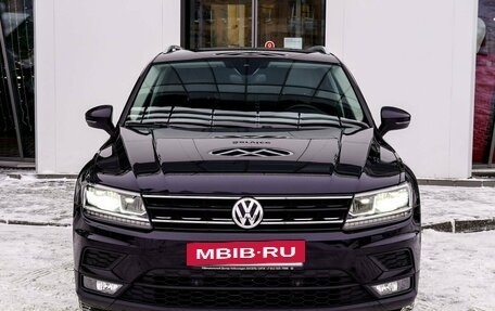 Volkswagen Tiguan II, 2020 год, 2 449 000 рублей, 2 фотография