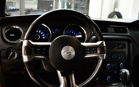 Ford Mustang VI рестайлинг, 2013 год, 1 999 990 рублей, 11 фотография