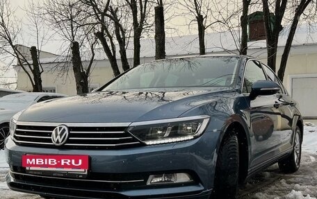 Volkswagen Passat B8 рестайлинг, 2017 год, 1 690 000 рублей, 3 фотография