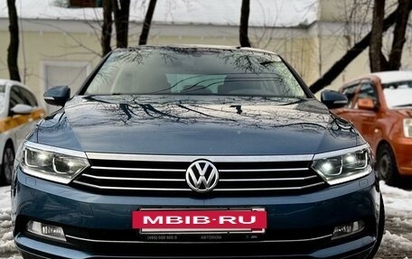Volkswagen Passat B8 рестайлинг, 2017 год, 1 690 000 рублей, 2 фотография