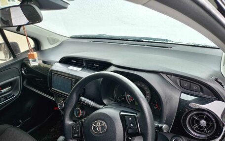 Toyota Vitz, 2019 год, 1 300 000 рублей, 9 фотография