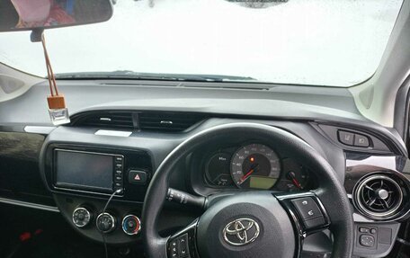 Toyota Vitz, 2019 год, 1 300 000 рублей, 14 фотография