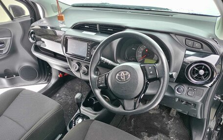 Toyota Vitz, 2019 год, 1 300 000 рублей, 19 фотография