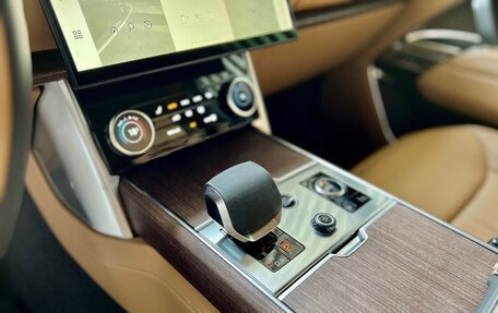 Land Rover Range Rover IV рестайлинг, 2022 год, 20 900 000 рублей, 12 фотография