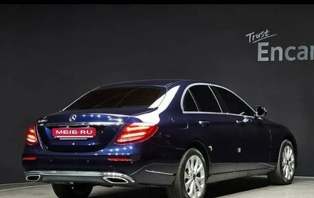 Mercedes-Benz E-Класс, 2019 год, 3 200 000 рублей, 3 фотография