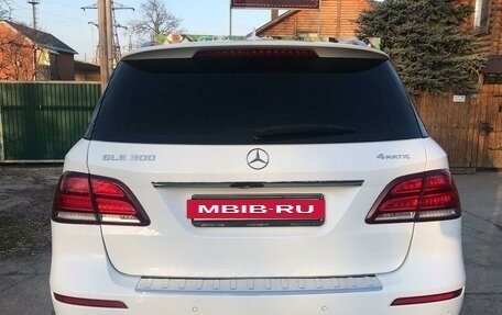 Mercedes-Benz GLE, 2017 год, 3 100 000 рублей, 4 фотография