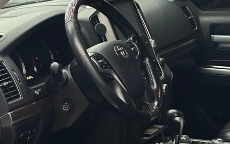 Toyota Land Cruiser 200, 2017 год, 6 800 000 рублей, 9 фотография