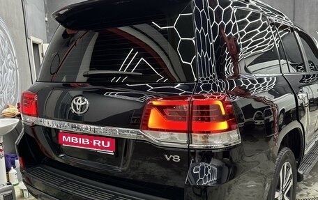 Toyota Land Cruiser 200, 2017 год, 6 800 000 рублей, 22 фотография