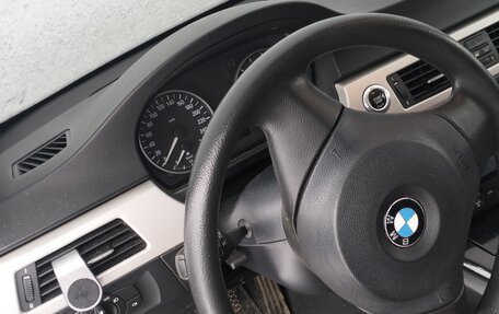 BMW 3 серия, 2005 год, 800 000 рублей, 9 фотография
