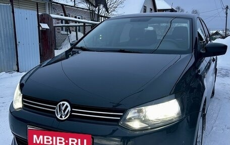Volkswagen Polo VI (EU Market), 2011 год, 790 000 рублей, 2 фотография