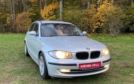 BMW 1 серия, 2007 год, 860 000 рублей, 1 фотография