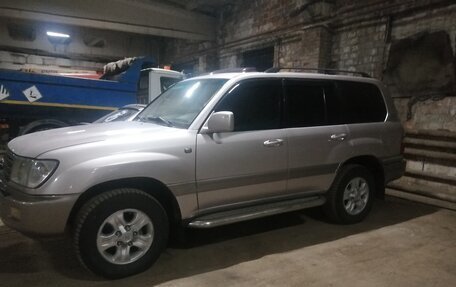 Toyota Land Cruiser 100 рестайлинг 2, 2003 год, 1 300 000 рублей, 1 фотография