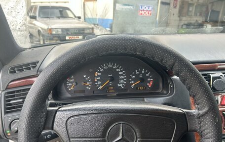 Mercedes-Benz E-Класс, 1996 год, 460 000 рублей, 8 фотография
