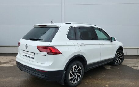 Volkswagen Tiguan II, 2018 год, 2 720 000 рублей, 2 фотография