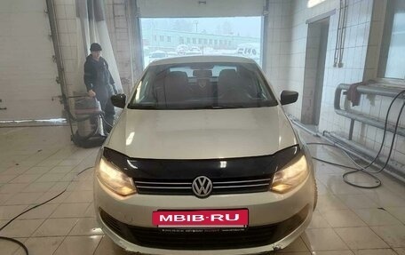 Volkswagen Polo VI (EU Market), 2010 год, 550 000 рублей, 2 фотография