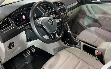 Volkswagen Tiguan II, 2019 год, 3 380 000 рублей, 11 фотография