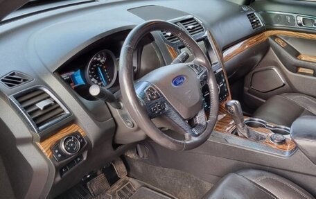 Ford Explorer VI, 2015 год, 2 500 000 рублей, 7 фотография