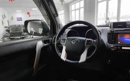 Toyota Land Cruiser Prado 150 рестайлинг 2, 2015 год, 3 850 000 рублей, 23 фотография