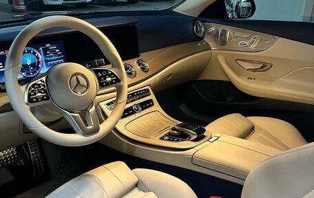 Mercedes-Benz E-Класс, 2019 год, 5 200 000 рублей, 10 фотография