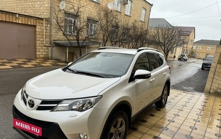 Toyota RAV4, 2015 год, 2 199 000 рублей, 2 фотография