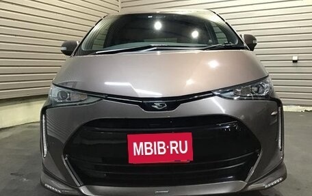 Toyota Estima III рестайлинг -2, 2019 год, 2 300 000 рублей, 2 фотография