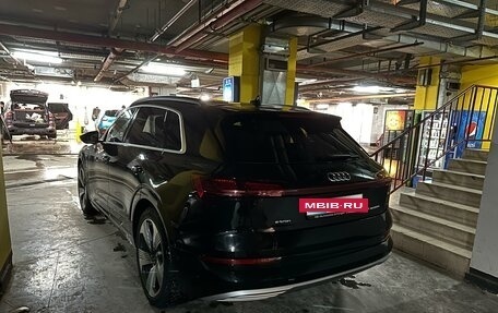 Audi e-tron I, 2019 год, 5 900 000 рублей, 3 фотография