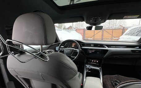 Audi e-tron I, 2019 год, 5 900 000 рублей, 23 фотография