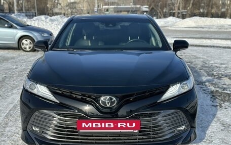 Toyota Camry, 2018 год, 3 170 000 рублей, 2 фотография