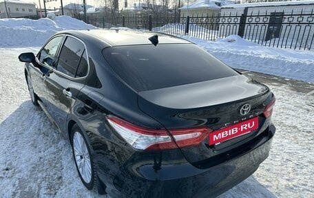 Toyota Camry, 2018 год, 3 170 000 рублей, 15 фотография